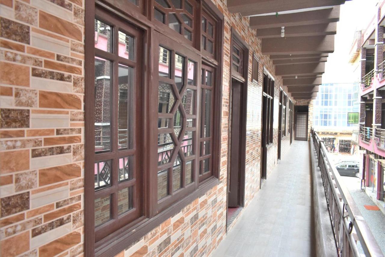 Zara Residence 1 Saidu Sharif エクステリア 写真